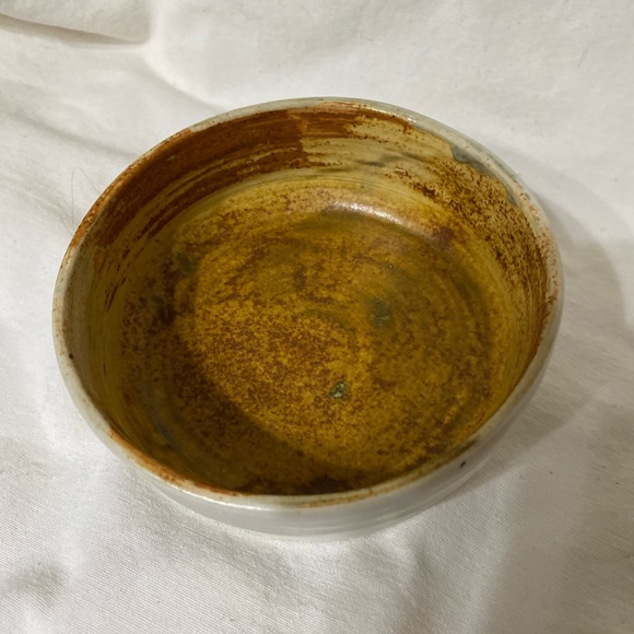 2 Hand Crafted Studio Tan Glazed Pottery Bowles Signed - Picture 14 of 15